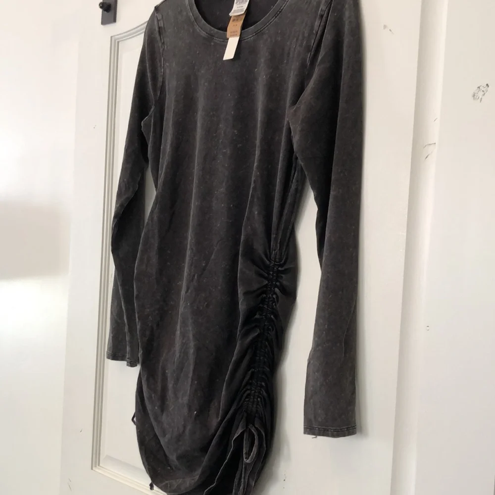 PINK Victoria’s Secret Ruched Side Dress - Picture 4 of 11